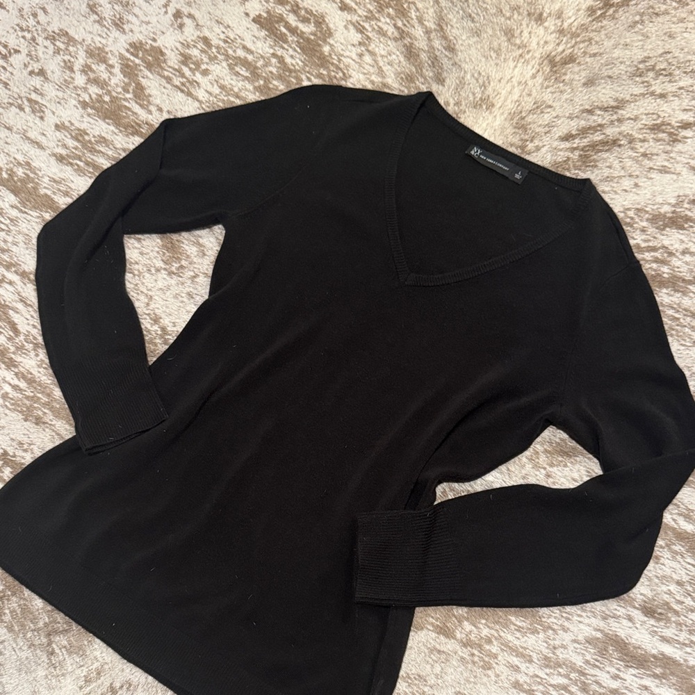 New York & Company Black V-Neck Sweater